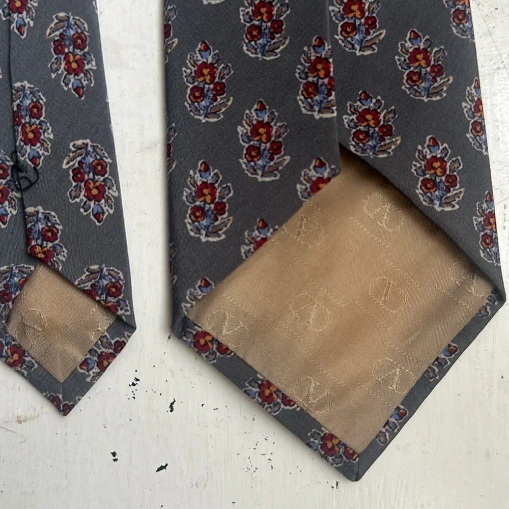 Valentino Vintage Gray Silk Tie